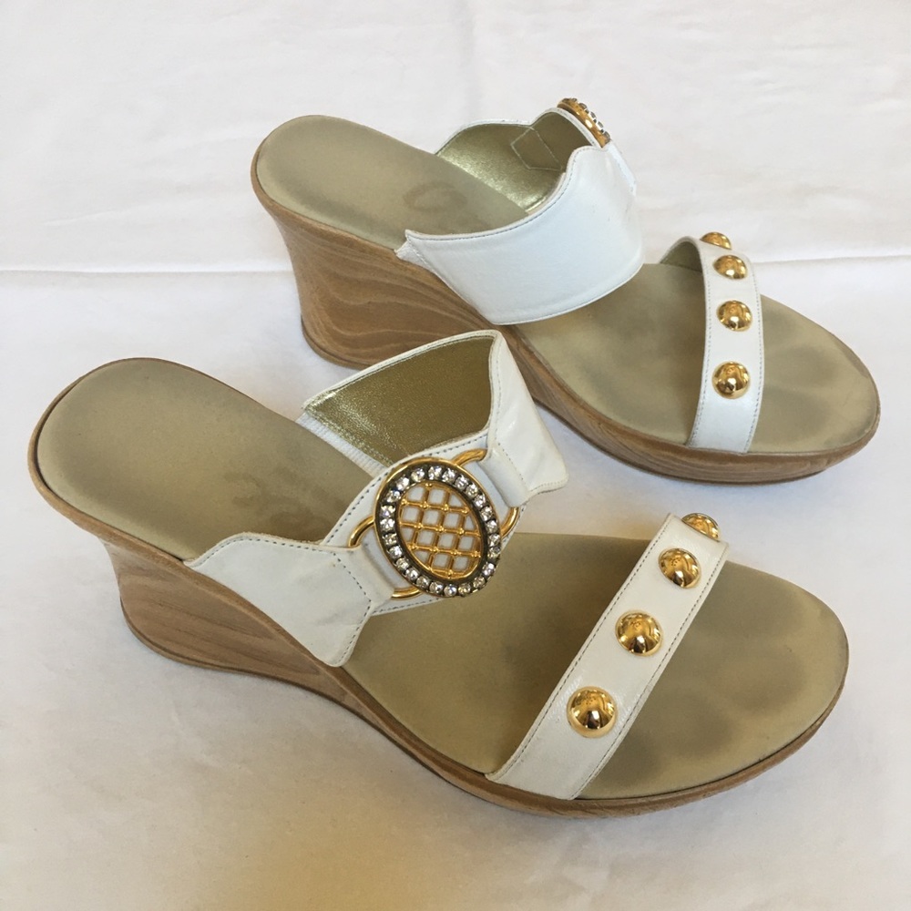 Onex “Tacey” White/Gold Mule, EUC Size 5 - Picture 3 of 7